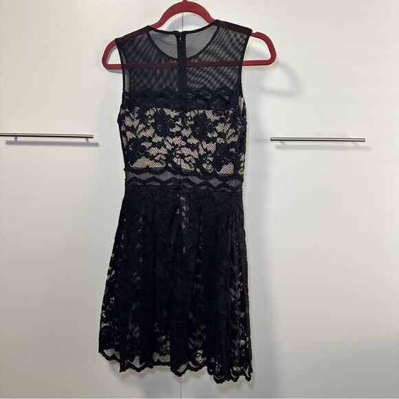 Badgley Mischka Size 4 Black Lace Mesh Mini Dress Wedding Prom Cocktail Coquette - Picture 8 of 11